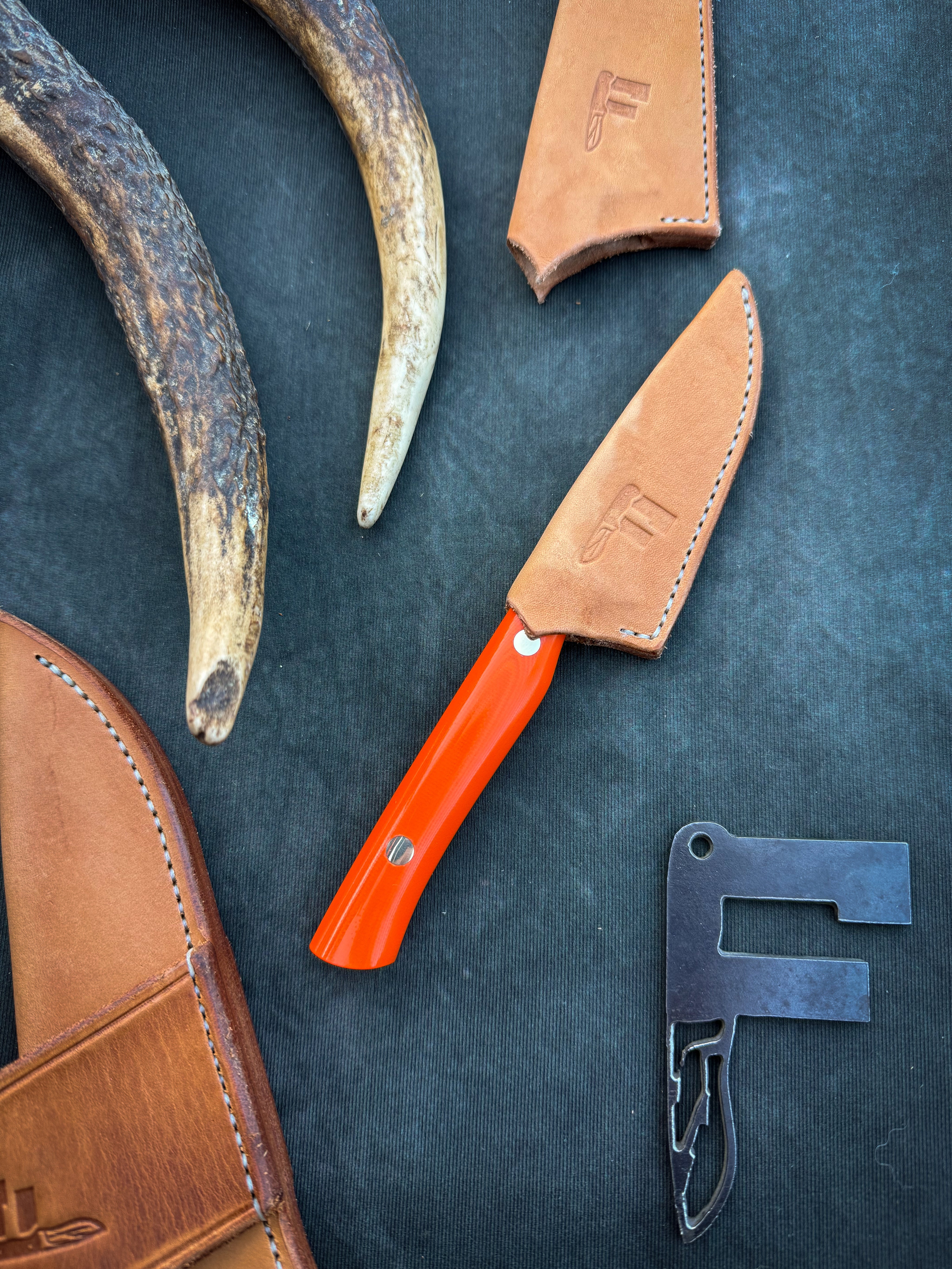 FRONTIERSMEN GEAR | Vulpes - Blaze Orange Handle